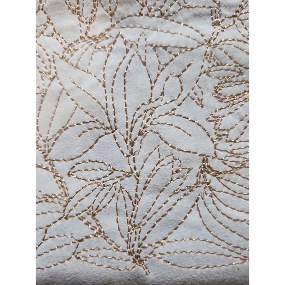 Cosmetic VIP Bag vintage-style CHaNEL Gold floral embroidery, cushy creamywhite - Picture 3 of 15